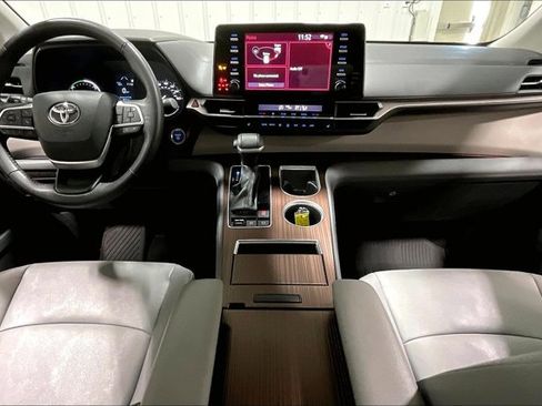 Certified 2024 Toyota Sienna XLE image 16