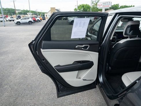 Used 2024 Kia Sportage EX FWD image 11