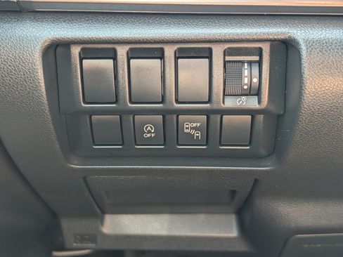 Used 2020 Subaru Forester Premium AWD/4WD image 26