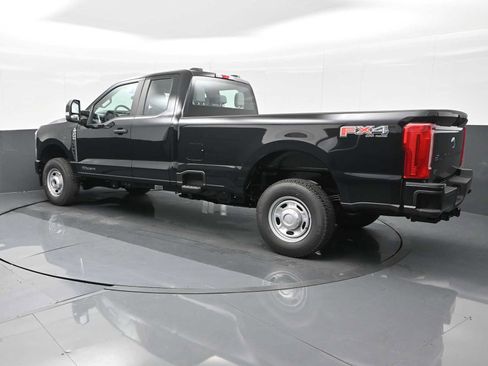 New 2025 Ford F250 XL w/ FX4 Off-Road Package image 5