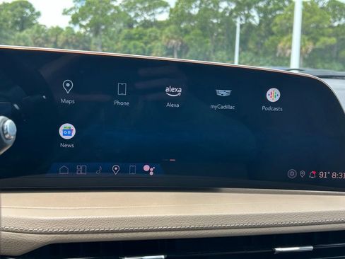 Used 2025 Cadillac XT4 Premium Luxury FWD image 33