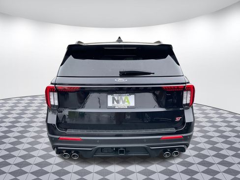 Used 2025 Ford Explorer ST image 4