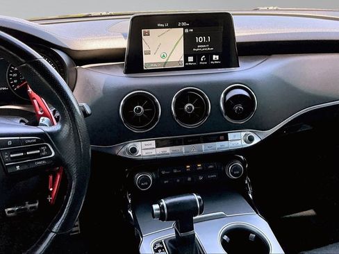 Used 2018 Kia Stinger GT1 AWD/4WD image 6
