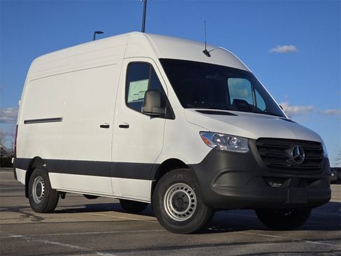 Used 2025 Mercedes-Benz Sprinter 2500 image 1