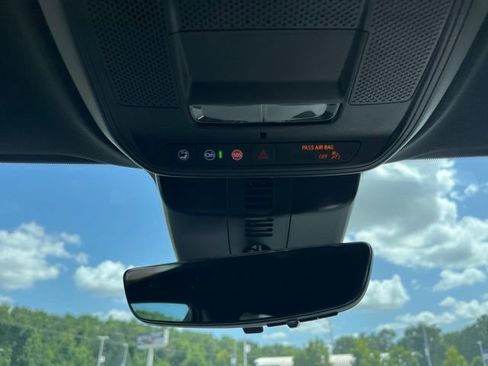 New 2026 Chevrolet Traverse LT w/ Driver Confidence Package FWD image 33