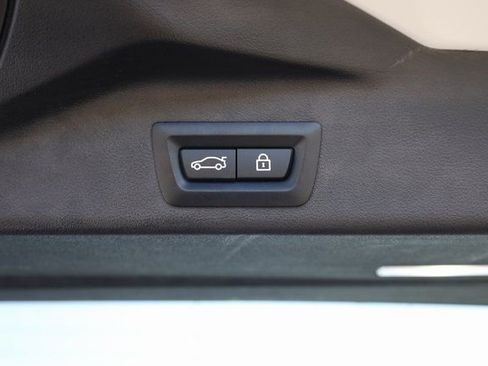 Used 2023 BMW X5 xDrive40i w/ Executive Package image 25