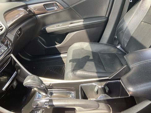Used 2016 Honda Accord EX-L image 14