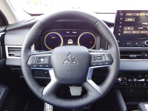 New 2026 Mitsubishi Outlander SEL image 16