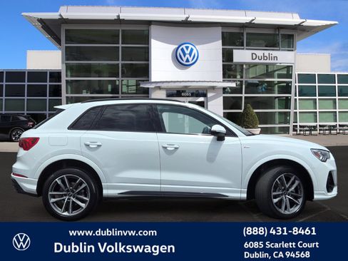 Used 2023 Audi Q3 2.0T Premium w/ Black Optic Sport Package AWD/4WD image 3