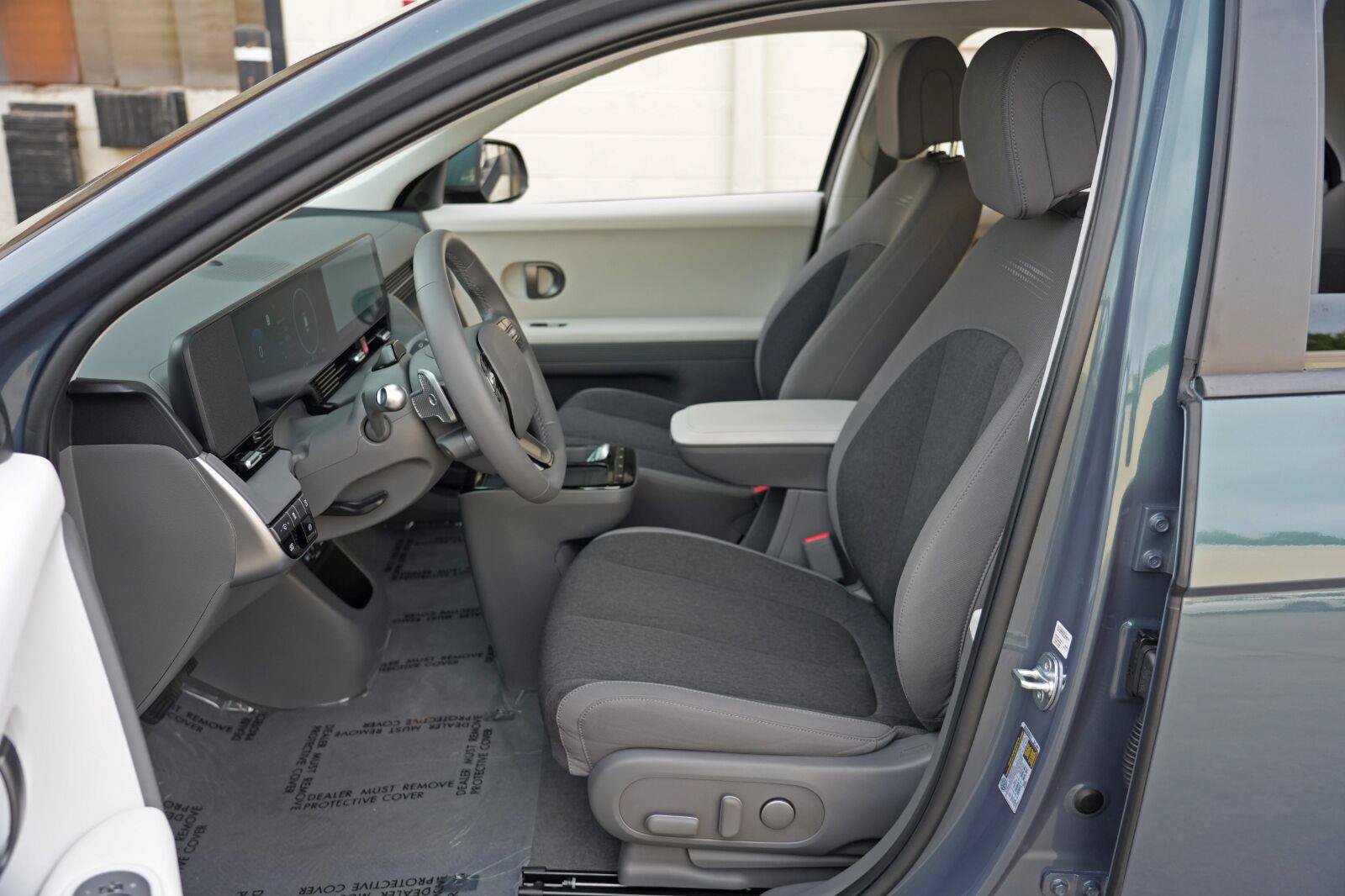 Used 2025 Hyundai Ioniq 5 SE RWD image 16