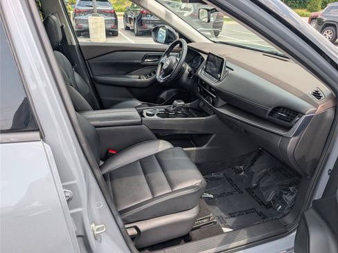 Used 2023 Nissan Rogue SV w/ SV Premium B Package AWD/4WD image 11