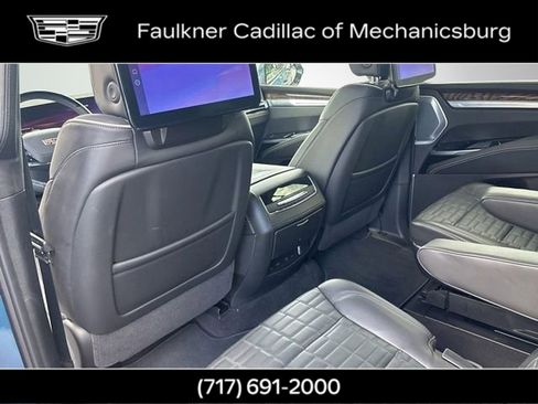 Certified 2025 Cadillac Escalade Sport Platinum AWD/4WD image 11