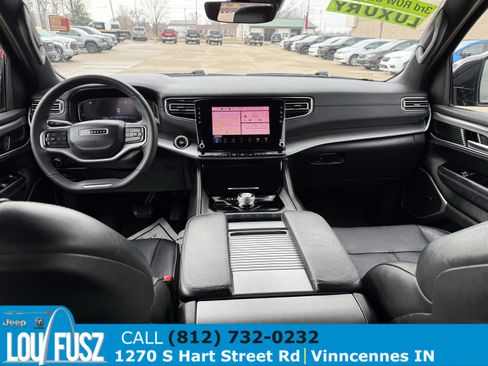 Used 2023 Jeep Wagoneer Series II image 17