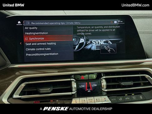 Used 2022 BMW X5 xDrive40i w/ M Sport Package image 11