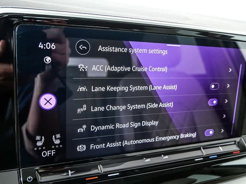 Certified 2025 Volkswagen Atlas SEL Premium R-Line image 16