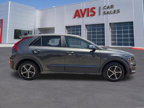 Used 2025 Kia Niro LX FWD image 7