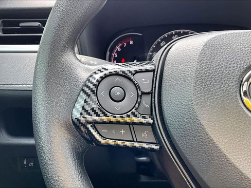 Used 2025 Toyota RAV4 LE image 23