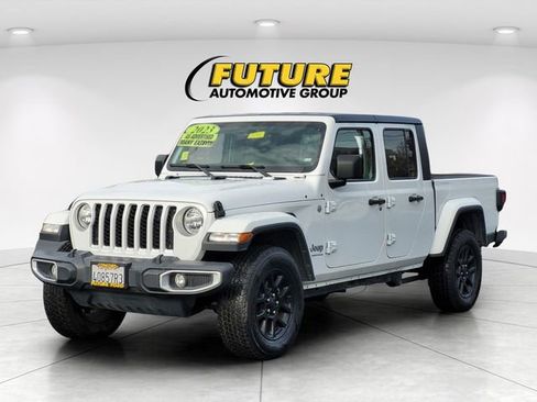 Used 2023 Jeep Gladiator Overland image 9