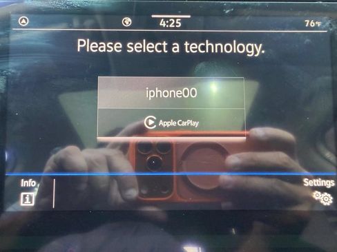 Used 2022 Volkswagen Tiguan SE w/ Panoramic Sunroof Package FWD image 41