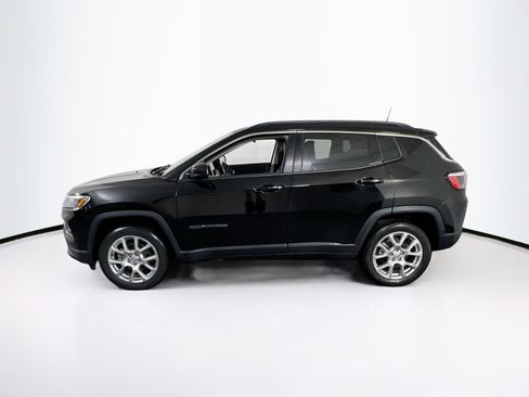 Used 2022 Jeep Compass Latitude AWD/4WD image 8
