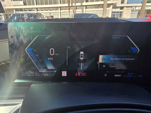 Certified 2025 BMW X5 xDrive50e w/ Premium Package image 18