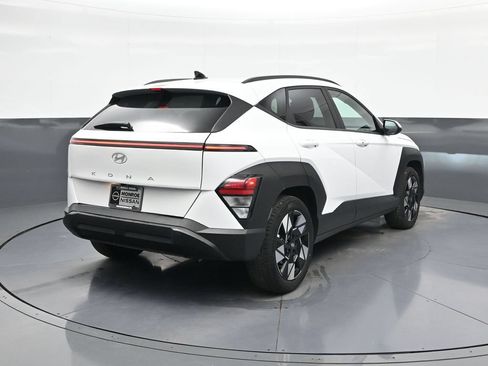 Used 2025 Hyundai Kona SEL FWD image 7