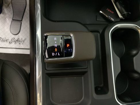 Used 2026 GMC Sierra 1500 SLT w/ SLT Premium Package AWD/4WD image 19