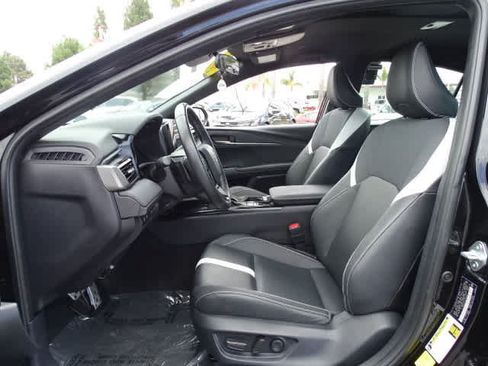 Certified 2025 Toyota Camry SE FWD image 17