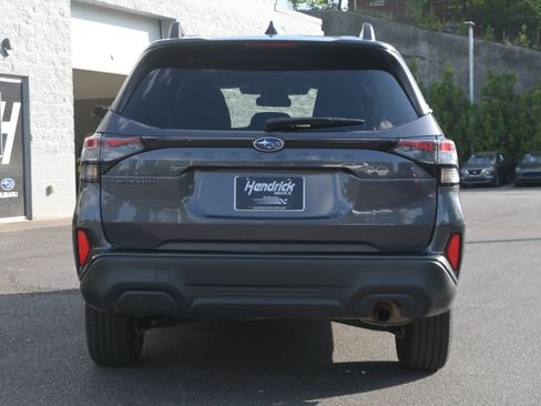 Certified 2025 Subaru Forester Premium AWD/4WD image 8