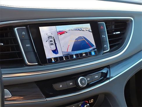 Used 2024 Buick Enclave Premium image 10