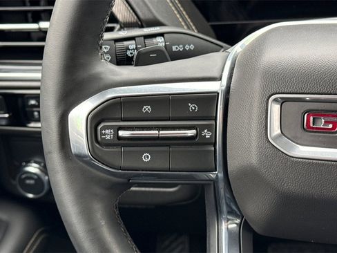 Used 2025 GMC Yukon Elevation image 34