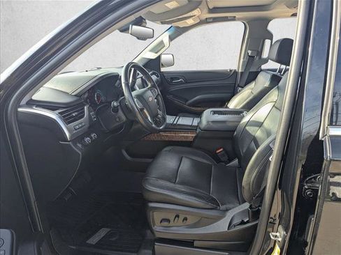 Used 2018 Chevrolet Suburban Premier image 10