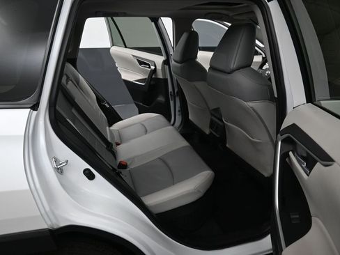 Used 2023 Toyota RAV4 XLE Premium AWD/4WD image 33