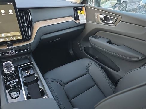 New 2026 Volvo XC60 B5 Core w/ Climate Package AWD/4WD image 19