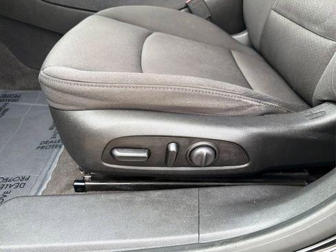 Used 2020 Chevrolet Malibu LT image 19