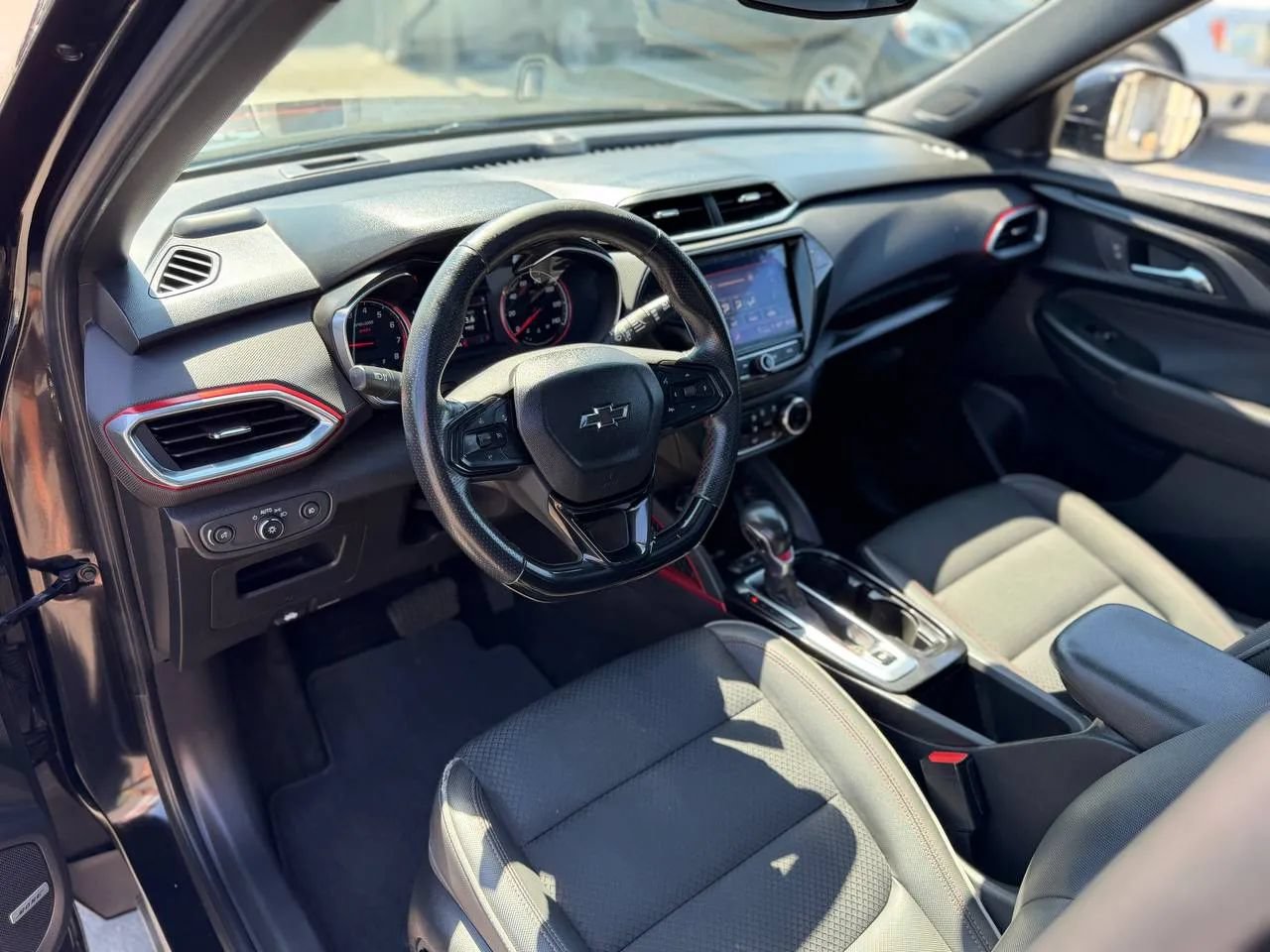 Used 2021 Chevrolet TrailBlazer RS w/ Sun and Liftgate Package FWD image 24