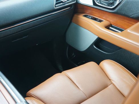 Used 2019 Lincoln Navigator L Reserve AWD/4WD image 27