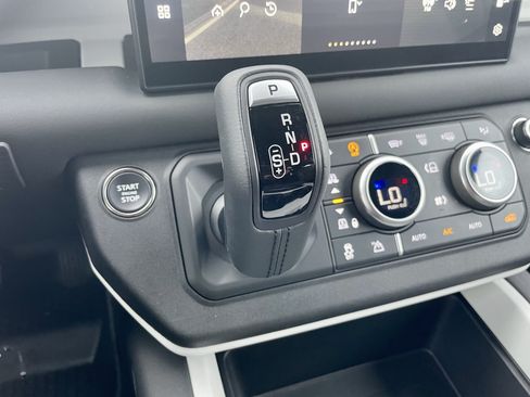 Certified 2025 Land Rover Defender 110 X-Dynamic SE AWD/4WD image 20