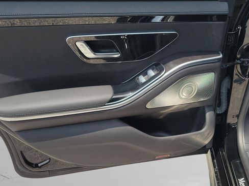 Used 2023 Mercedes-Benz S 500 4MATIC image 8