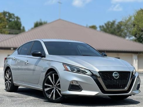 Used 2021 Nissan Altima 2.5 SR FWD image 3