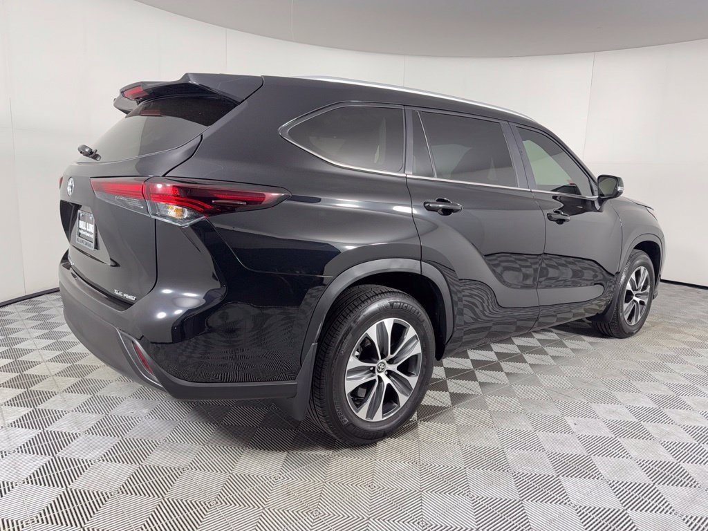 Used 2026 Toyota Highlander XLE AWD/4WD image 7