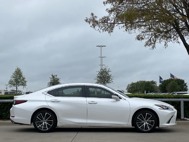 Used 2025 Lexus ES 350 w/ Premium Package FWD image 3