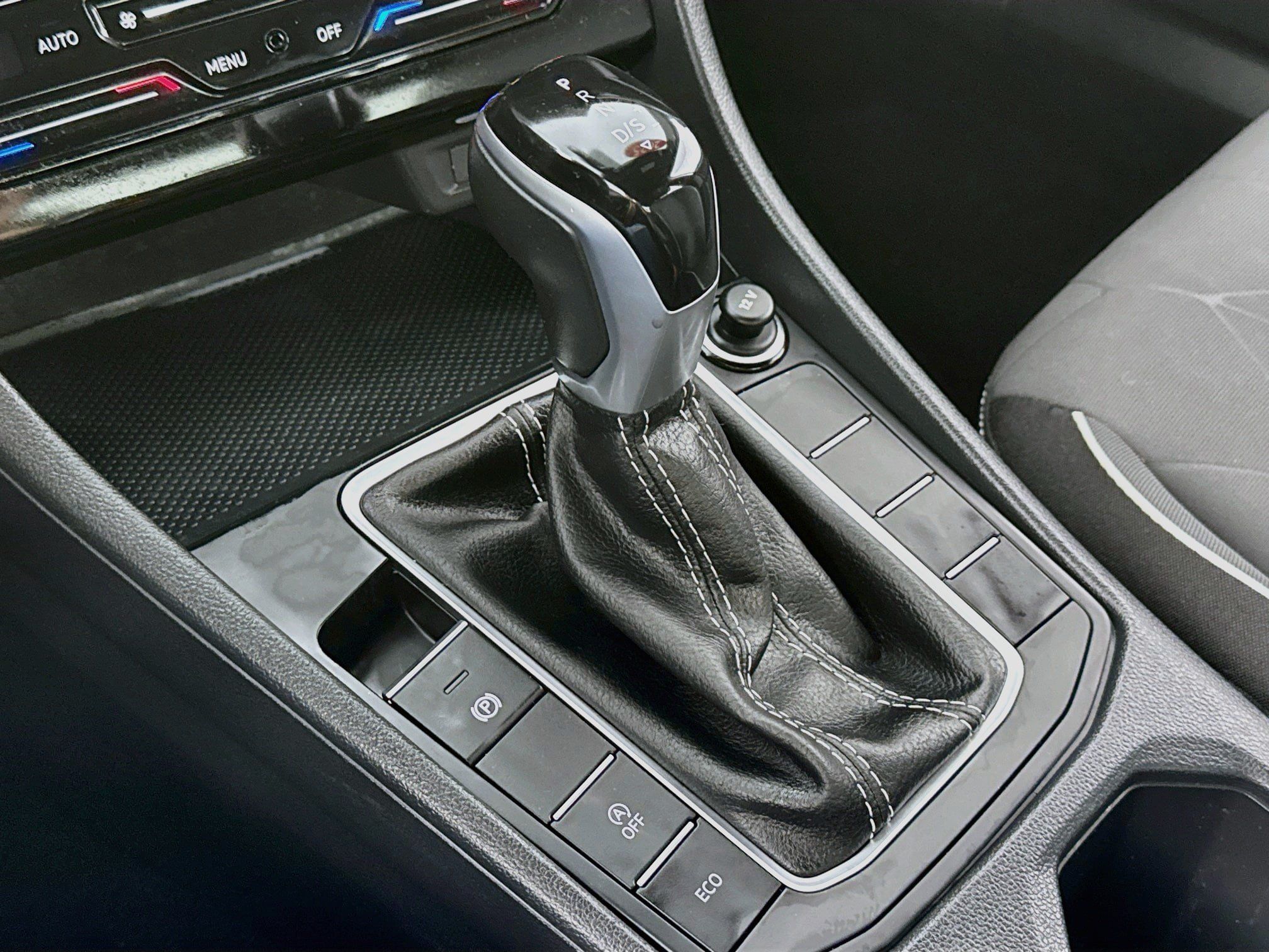 Used 2025 Volkswagen Jetta Sport FWD image 18