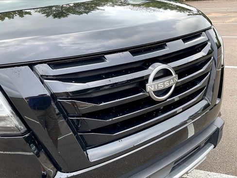 Used 2024 Nissan Pathfinder Platinum image 31