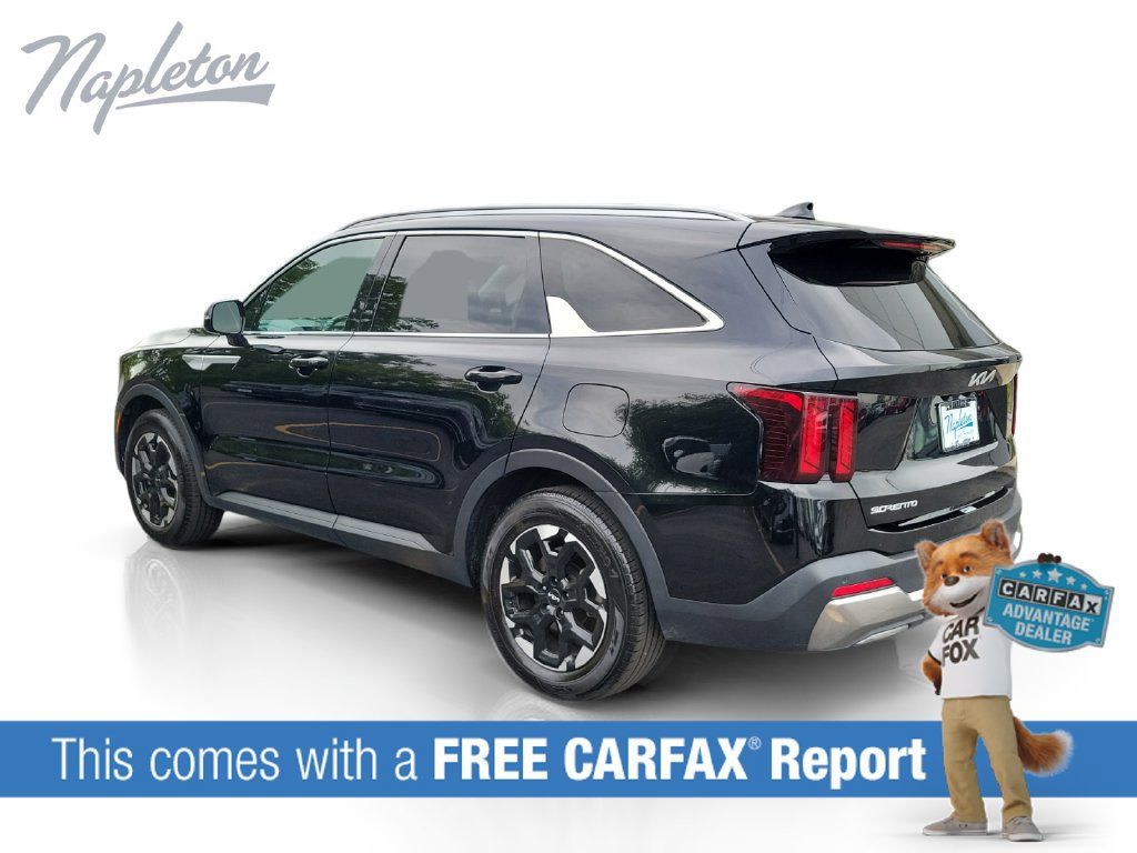 Used 2024 Kia Sorento S FWD image 3