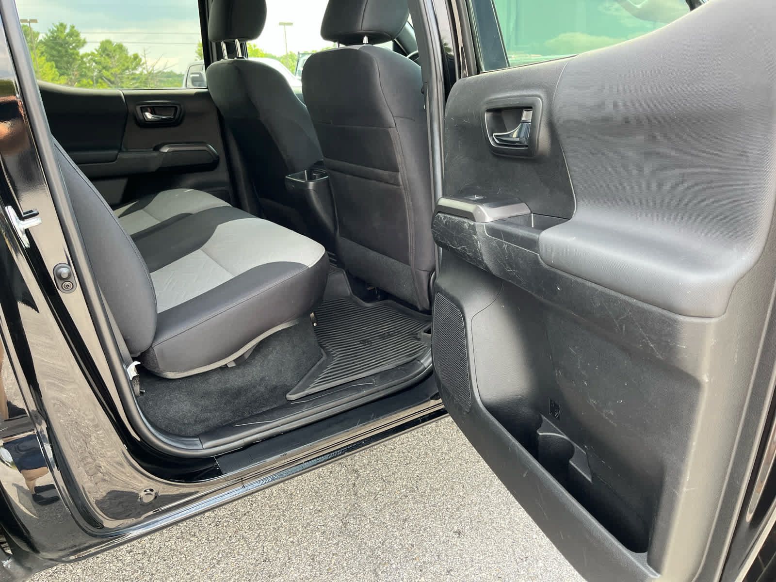 Used 2022 Toyota Tacoma TRD Sport AWD/4WD image 28