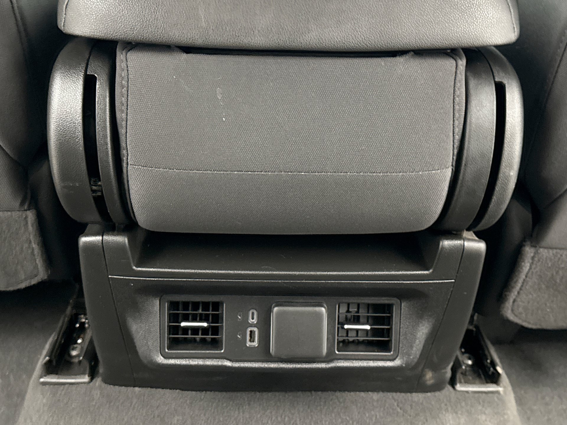 Used 2025 Chevrolet Silverado 1500 LT AWD/4WD image 19