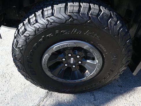 Used 2017 Ford F150 Raptor w/ Equipment Group 802A Luxury AWD/4WD image 26