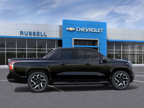 New 2024 Chevrolet Silverado EV RST image 29