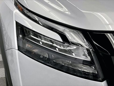 New 2025 Nissan Pathfinder Platinum w/ Lighting Package (N93) image 13